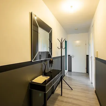 Apartment & Romance L Jacuzzi Xxl L Table De Massage