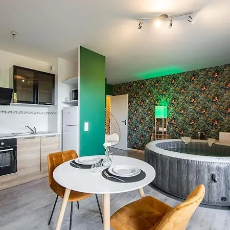 Apartment & Romance L Jacuzzi Xxl L Table De Massage Vigneux-sur-Seine