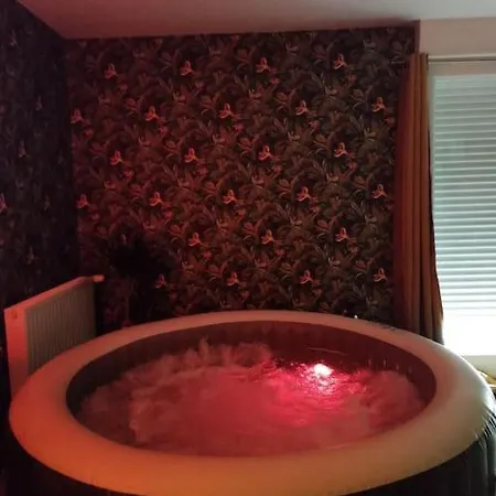 & Romance L Jacuzzi Xxl L Table De Massage Apartment *