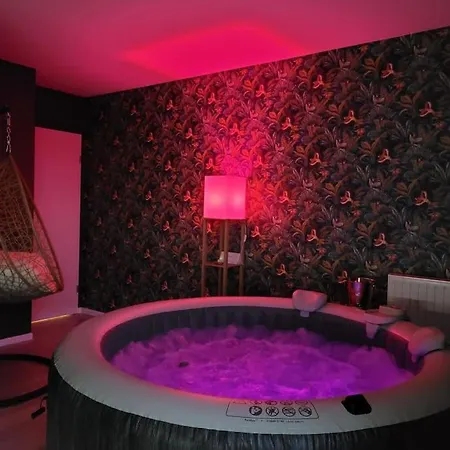 & Romance L Jacuzzi Xxl L Table De Massage Apartment Vigneux-sur-Seine